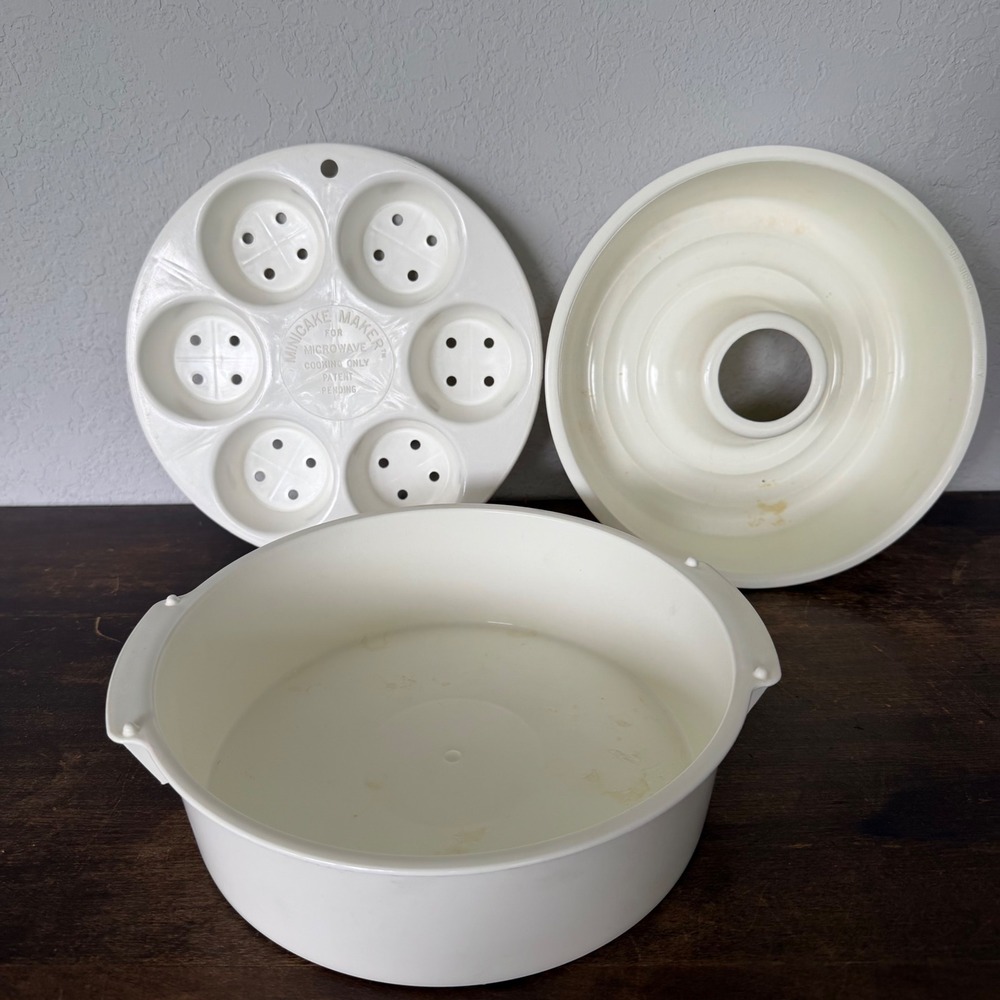MicroRave Mini Cake Maker‎ Bundt Pan Ring Mold 9" Cake Pan Microwave Bakeware